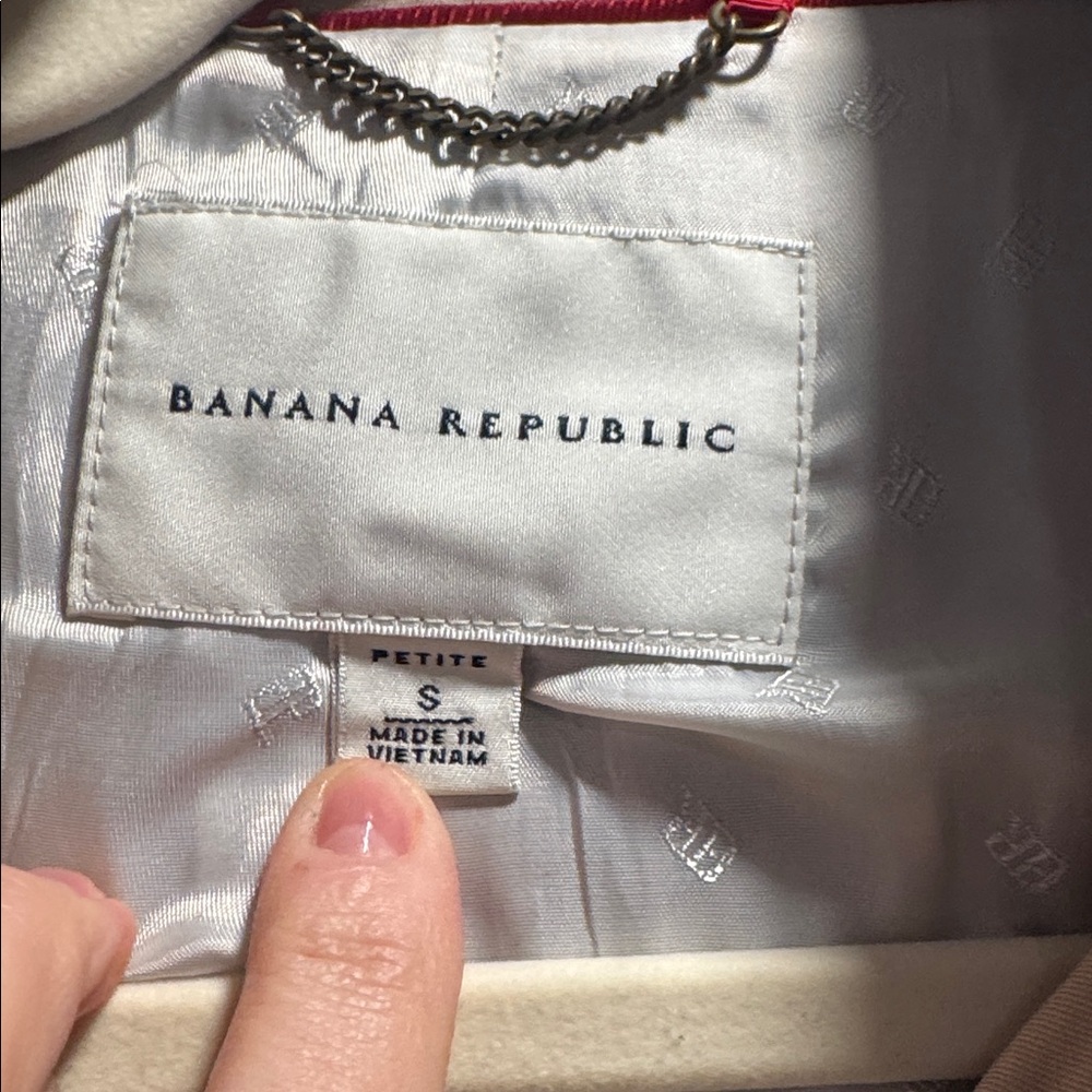 Banana Republic trench coat - Picture 2 of 7
